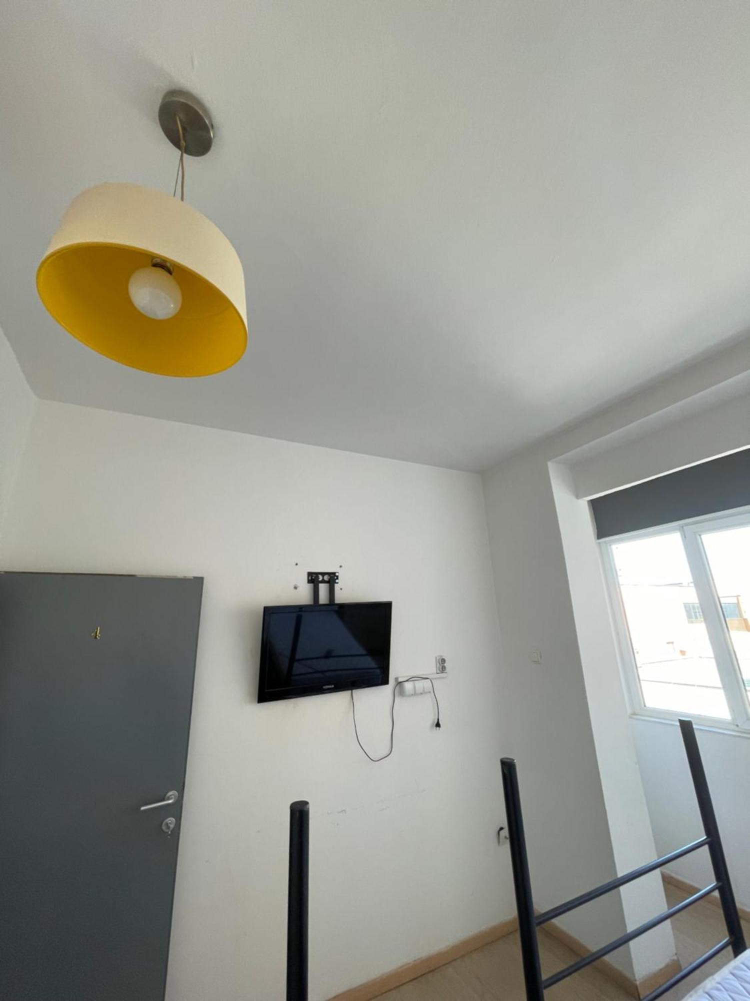 Newborn Comfort Hostel The Biggest Hostel Of Town With Best Location Приштина Екстер'єр фото