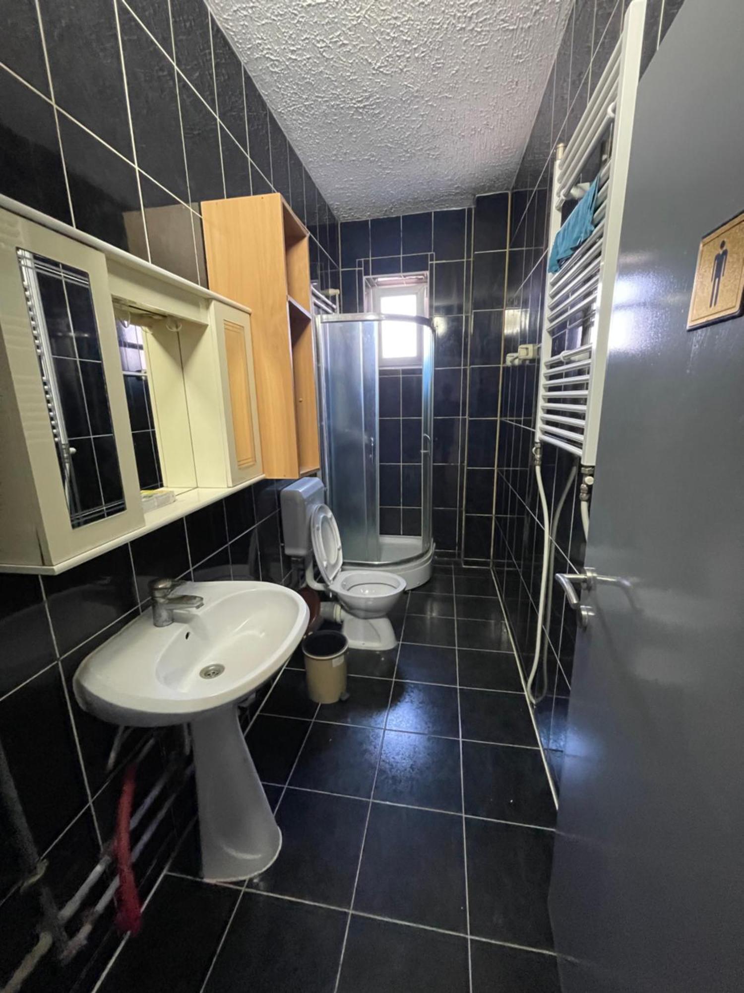 Newborn Comfort Hostel The Biggest Hostel Of Town With Best Location Приштина Екстер'єр фото