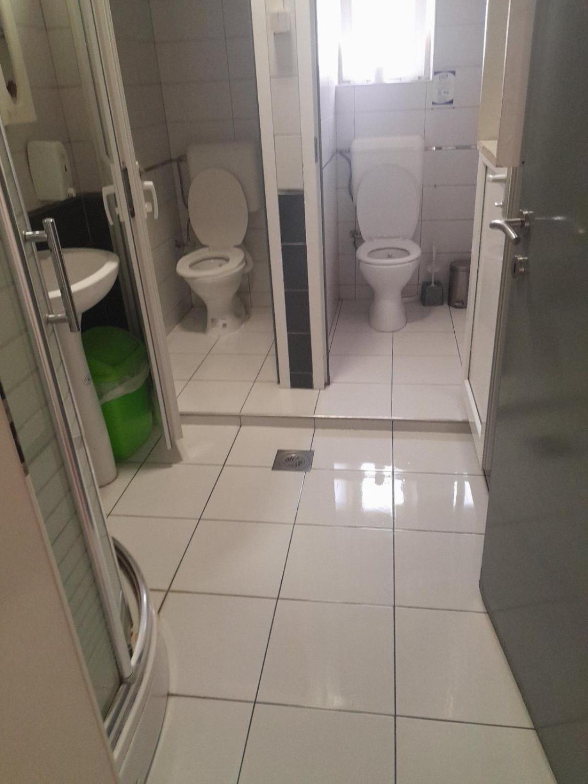 Newborn Comfort Hostel The Biggest Hostel Of Town With Best Location Приштина Екстер'єр фото